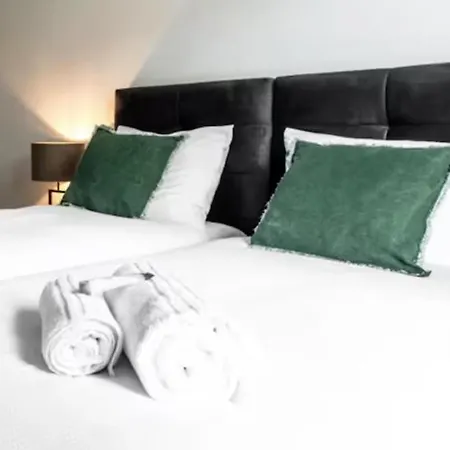 Modern Xl Space And Free Parking *